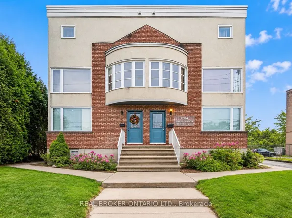 1204 Shillington Ave #5, Ottawa, ON K1Z 7Z4