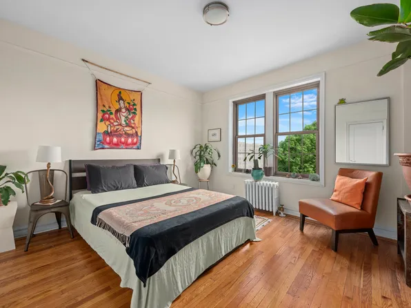 1100 Grand Concourse image 6 of 9