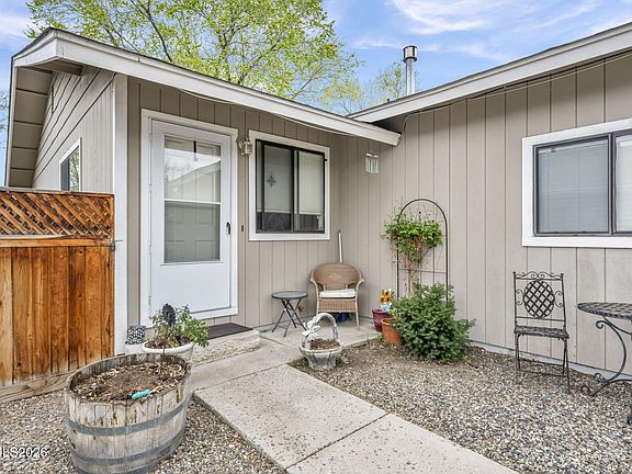 4th image of 367 Sarah Dr