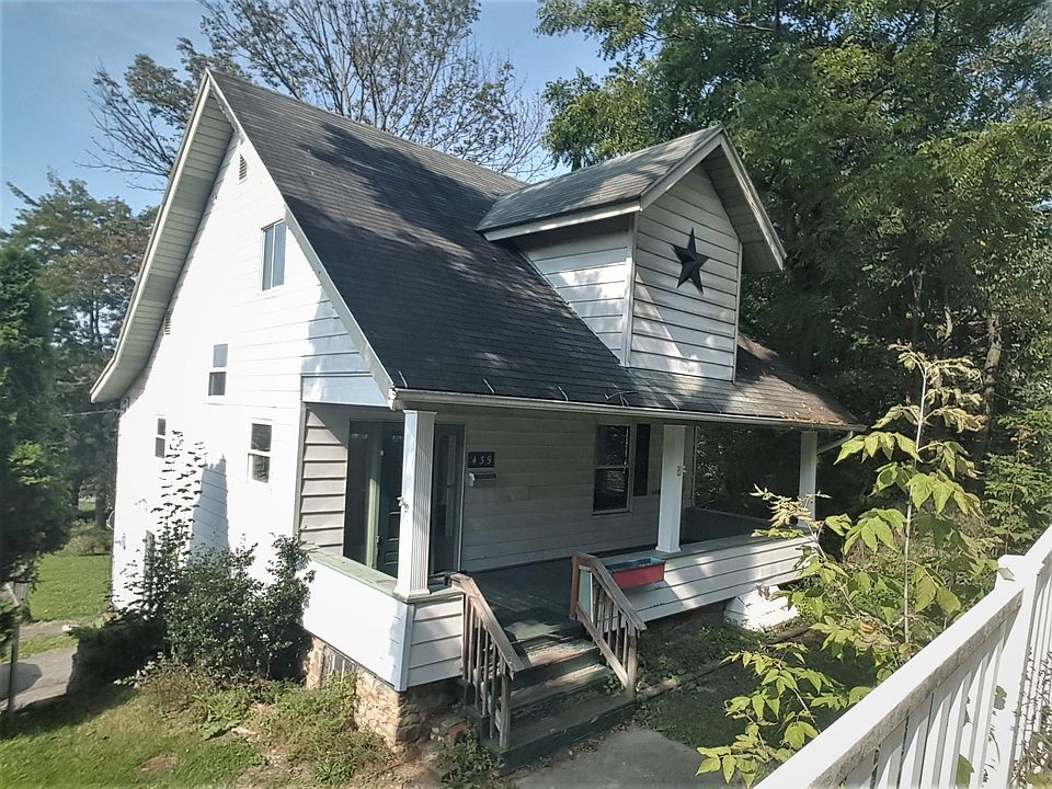1st image of 439 S 2nd St