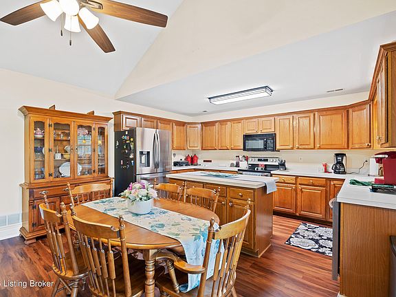 5th image of 10700 Black Walnut Blvd