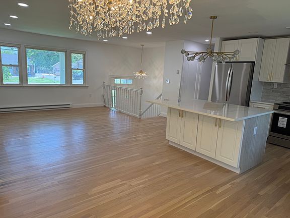 2nd image of 72 Blooming Grove Tpke