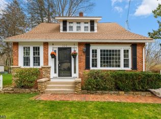 19 Main St, Flanders, NJ 07836