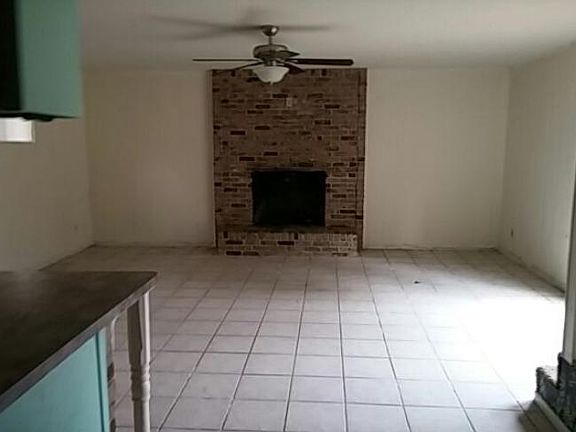 2nd image of 105 Ash Ln