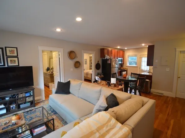 103 Welles Ave APT 1L, Dorchester, MA 02124