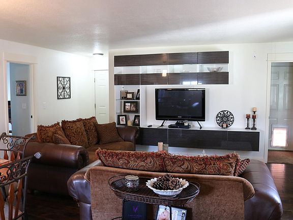 5th image of 735 Breccia Ave