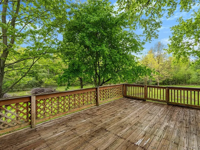 6982 Webster Rd — Photo 4