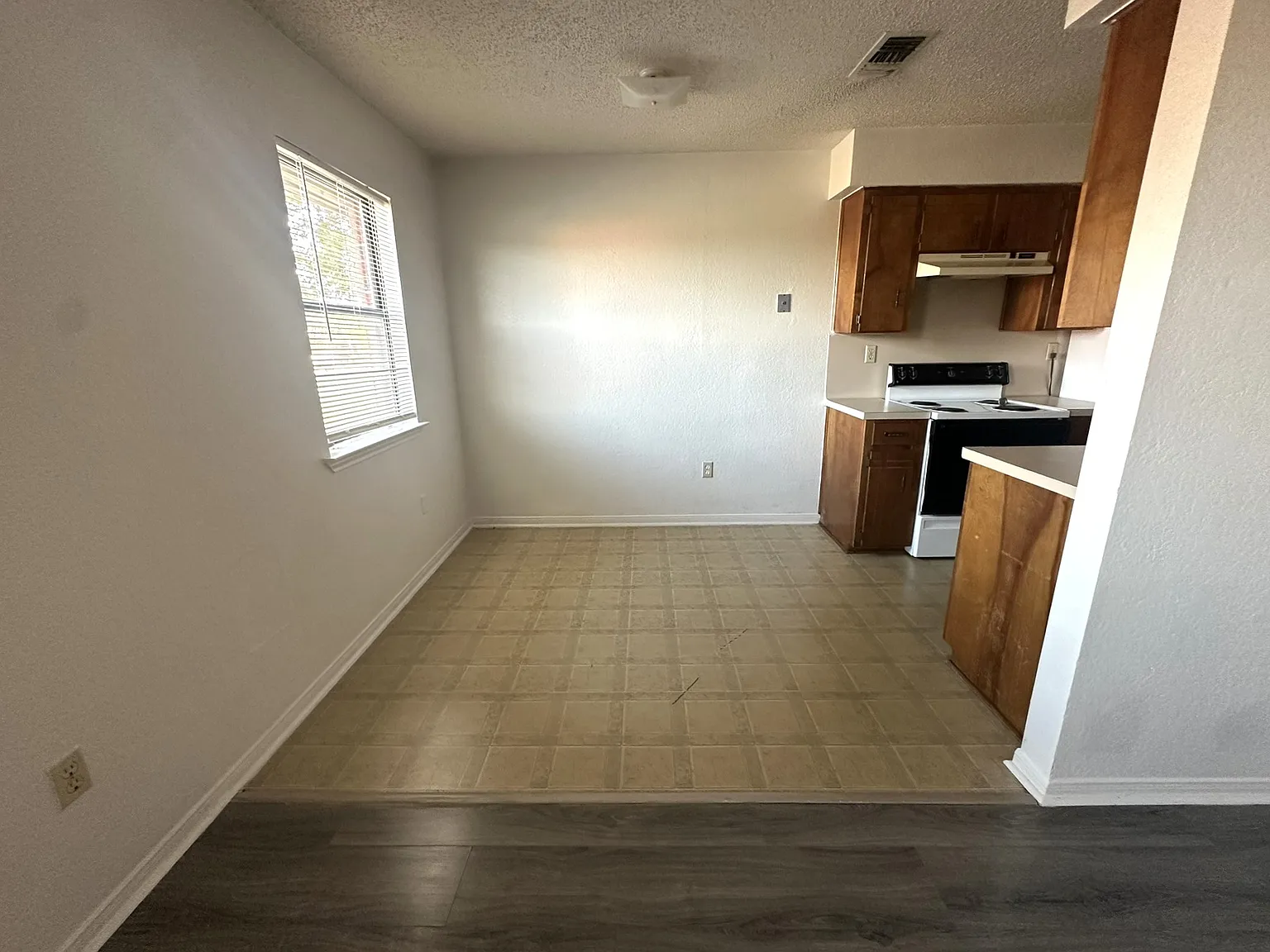 2 bed, 815 sqft, $685 — Photo 3