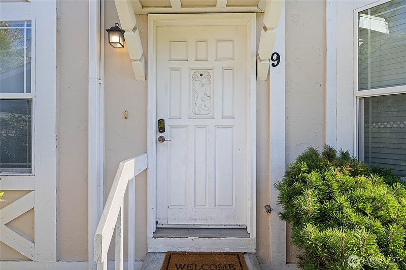 4th image of 2621 Mountain View Avenue W #9B