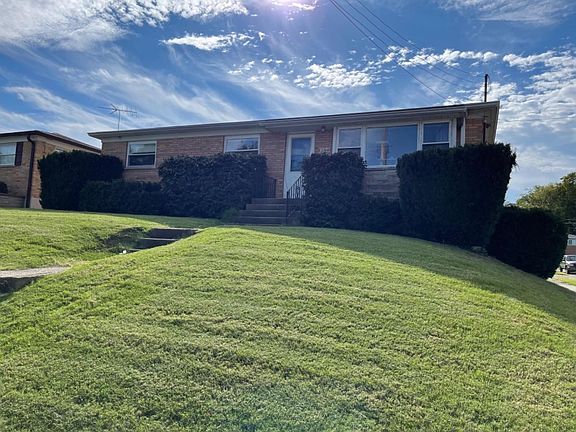 2nd image of 5749 Juliemarie Ct