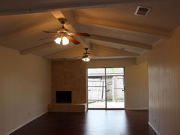 3rd image of 2401 Roundrock Trl