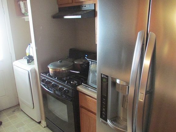 5th image of 2775 Harriot St