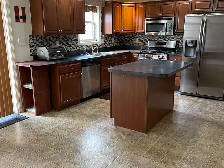 6399 Creekbend Dr — Photo 4