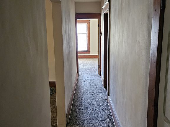 2nd image of 633 W Spruce St