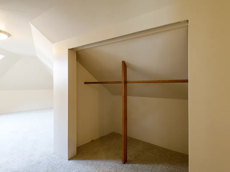 Shannon Apartments — Photo 13