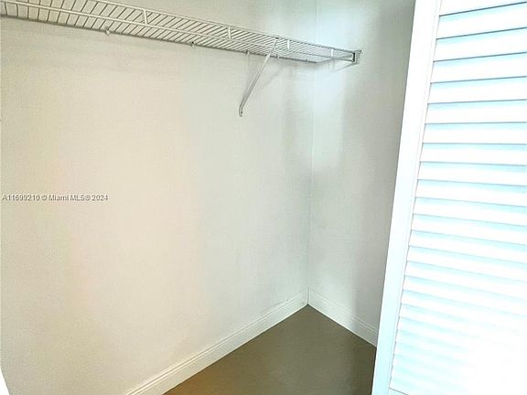 4th image of 1800 N Bayshore Dr APT 2409
