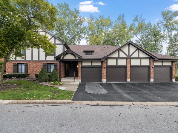 11241 Cottonwood Dr #33D, Palos Hills, IL 60465