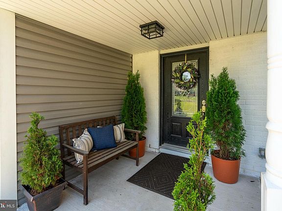 4th image of 103 Sassafras Dr