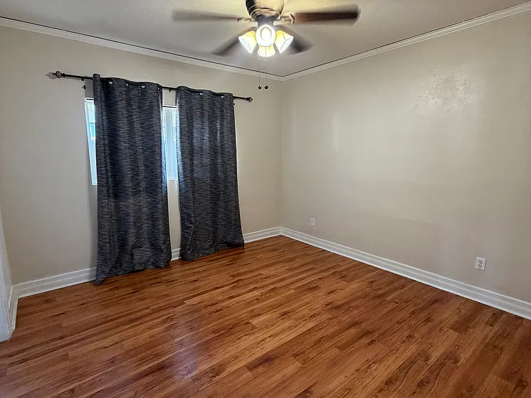 1320 Elm St — Photo 8