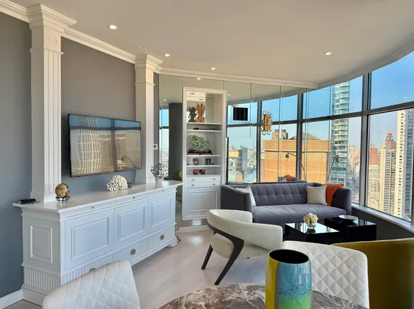 250 East 54th Street image 2 of 7