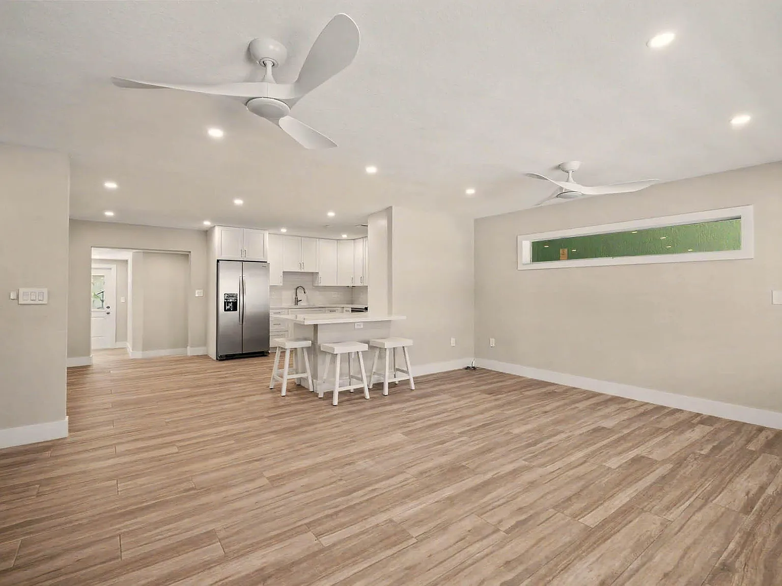3 bed, 3.0 bath, 1444 sqft, $3,500 — Photo 4