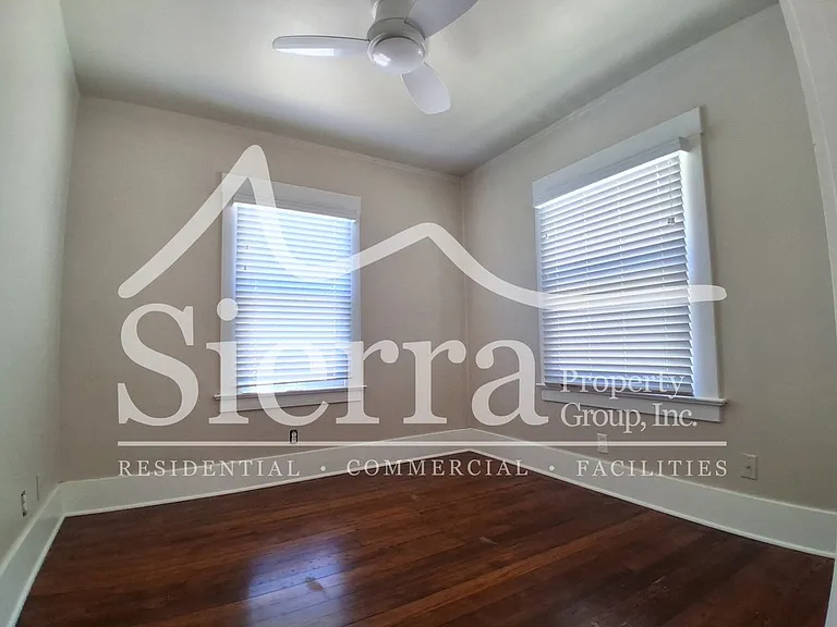 1323 Olive St #E — Photo 6