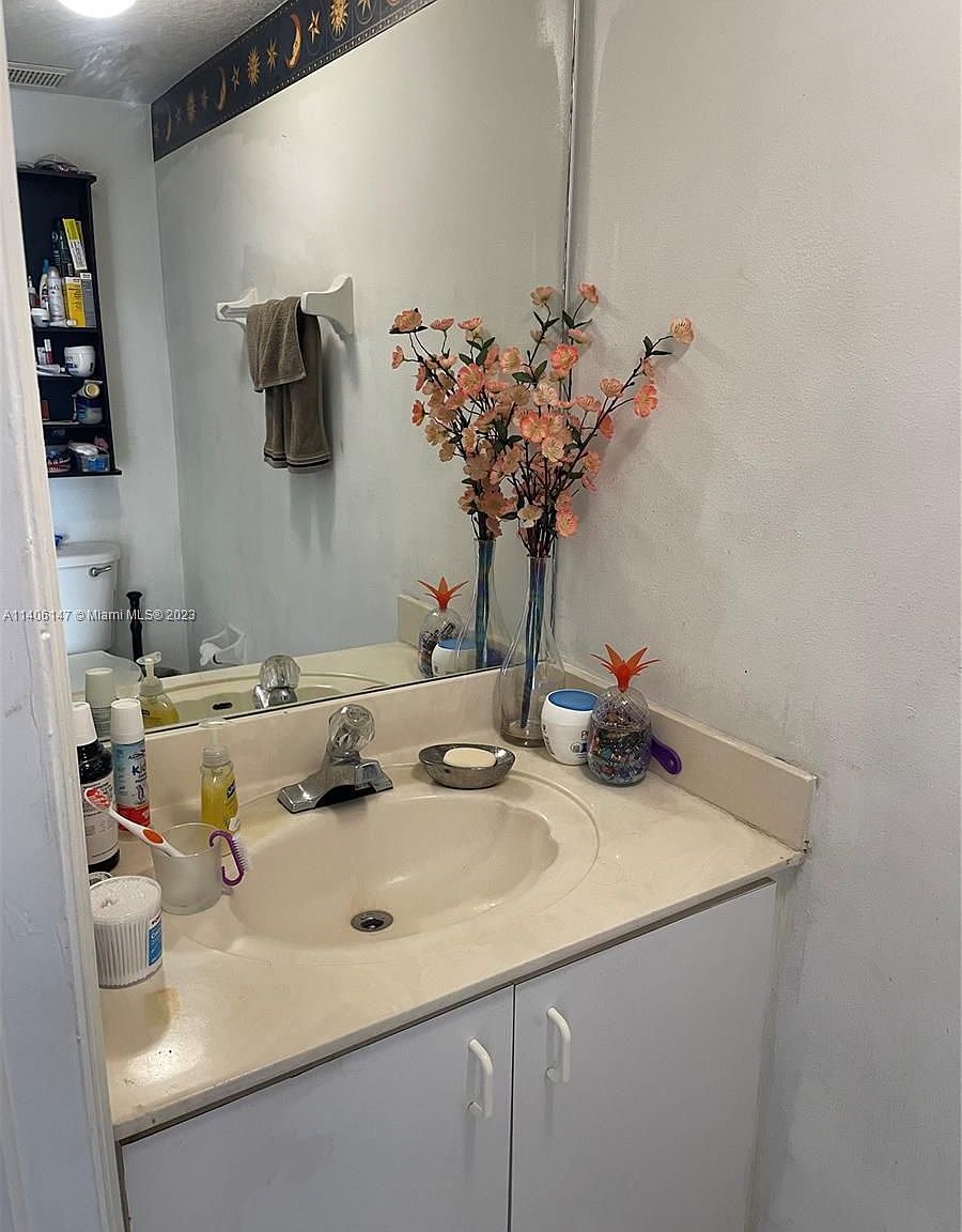 8340 NW 103rd St APT 205D, Hialeah Gardens, FL 33016 Zillow