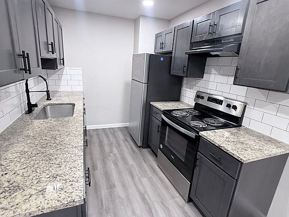 3rd image of 2752 E Ledbetter Dr #1
