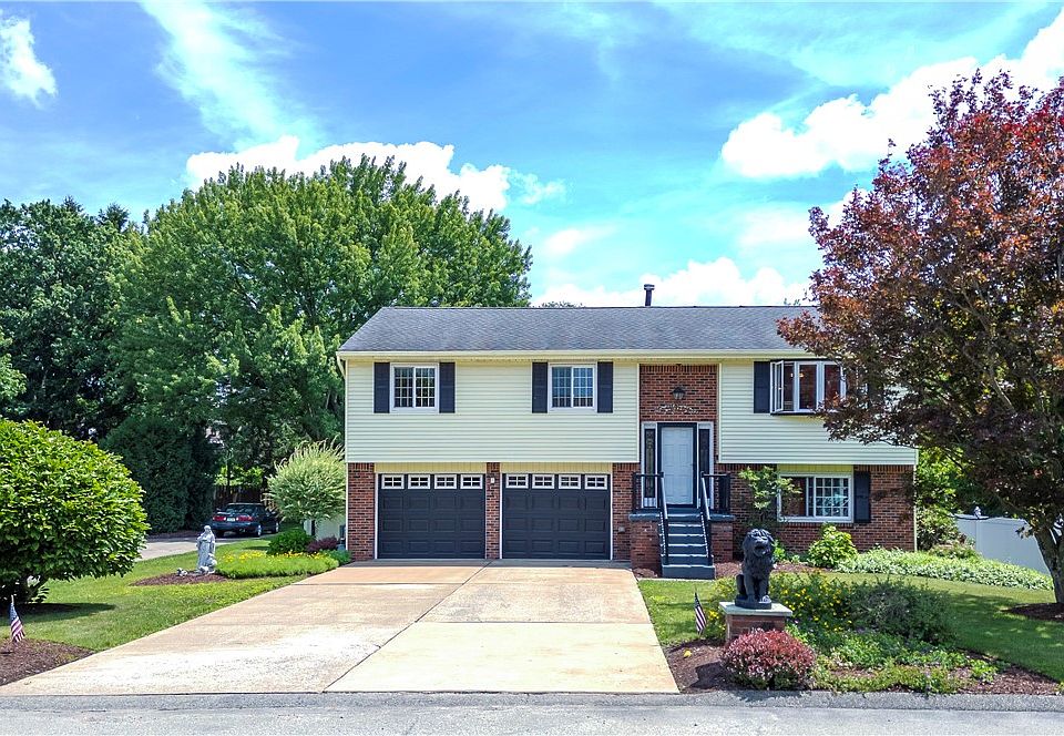 1st image of 241 Laurel Dr