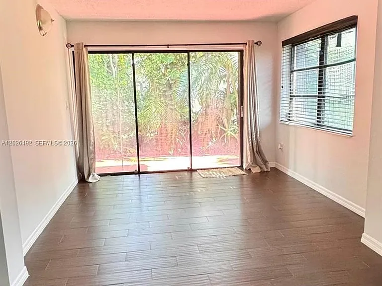 2736 Carnation Ct — Photo 10