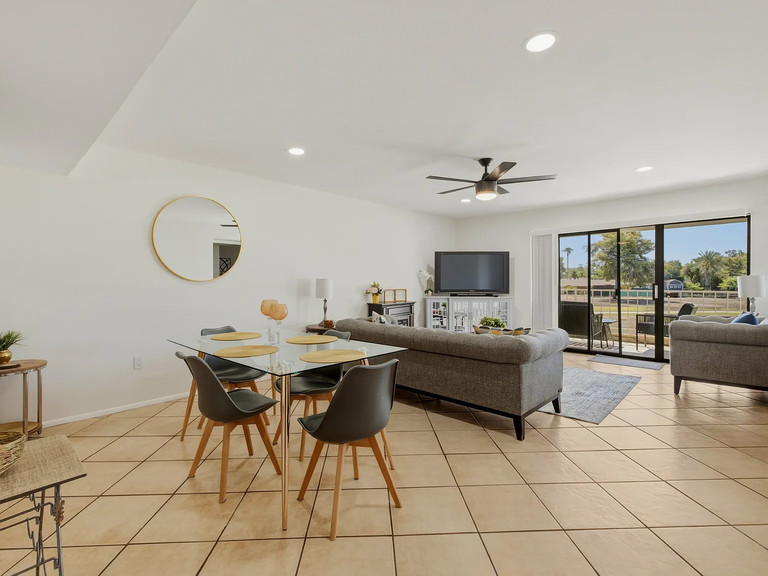2 bed, 1209 sqft, $1,900 — Photo 3
