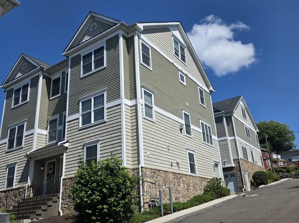 109 Park Ave APT 4, Danbury, CT 06810