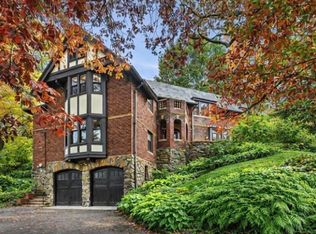 1125 W Roxbury Pkwy, Brookline, MA 02467