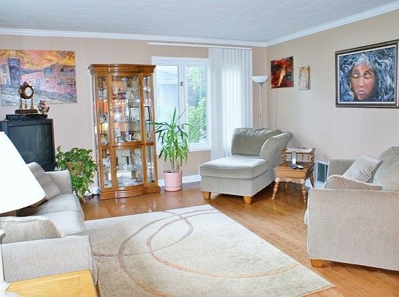 3rd image of 510 E 13th Pl