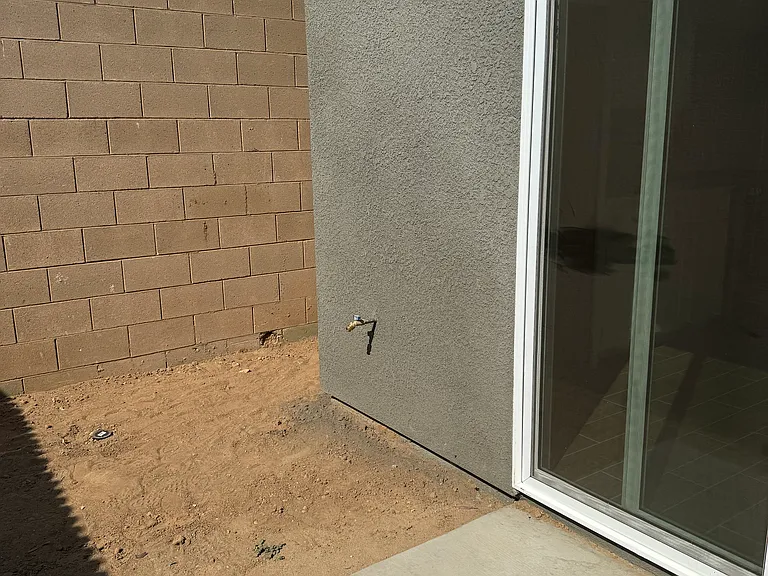 4489 N Phoenix Ave — Photo 32