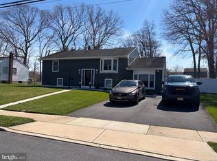 118 Darien Rd, Howell, NJ 07731