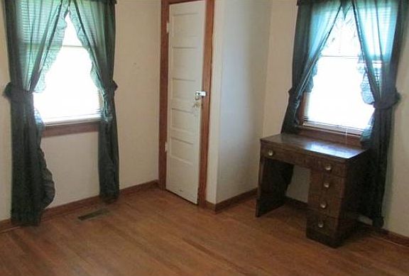 5th image of 37 Riverview Ave