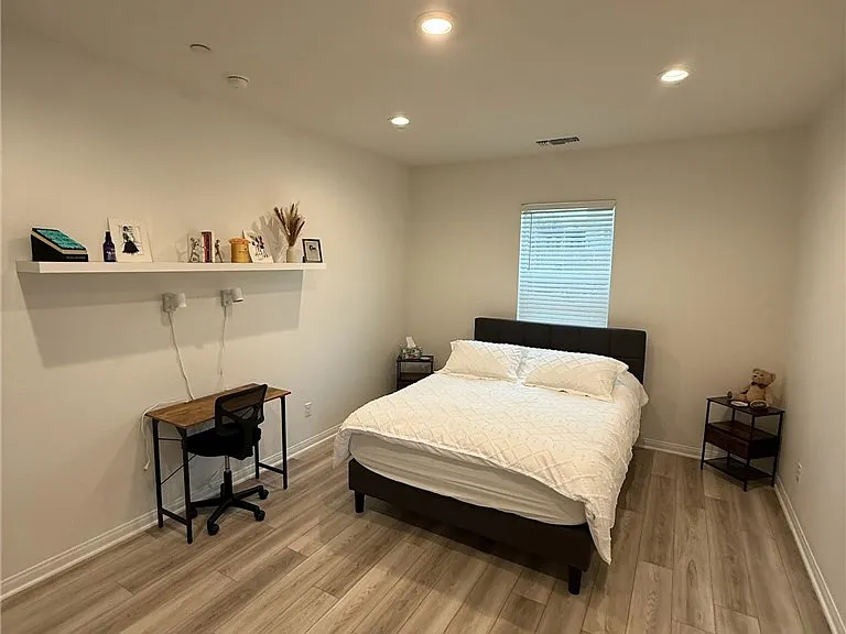 30360 Laviste Ct #30360 — Photo 16