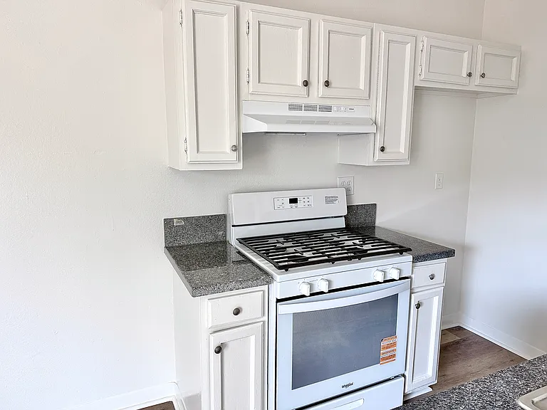 11959 Runnymede St #7 — Photo 7