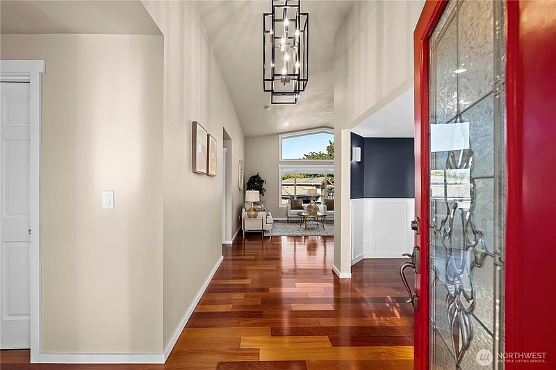 3rd image of 2301 Overview Drive NE