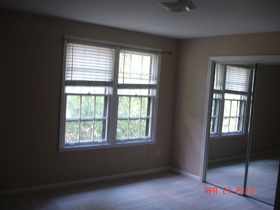 2nd image of 3325 Lealand Ln