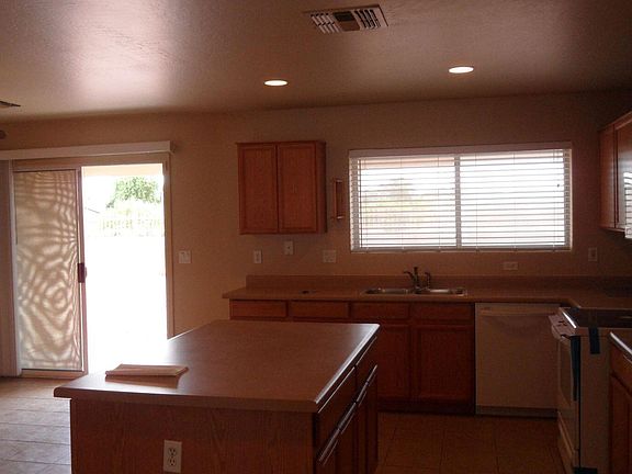 5th image of 16377 W Cottonwood St