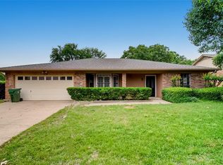 4606 Lester Dr, Arlington, TX 76016