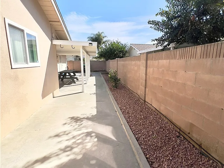 1521 W Westmont Ave — Photo 25