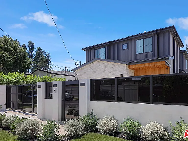 5917 Rhodes Ave — Photo 3
