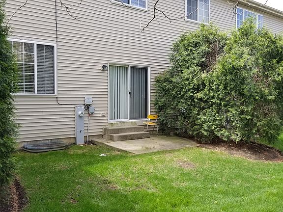 2nd image of 354 Windsong Cir #354