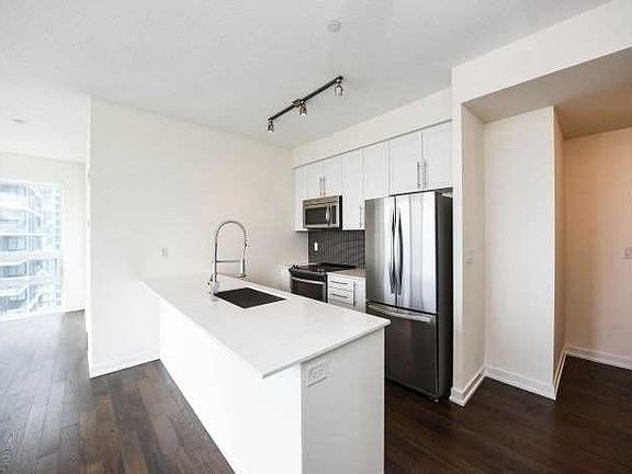 3rd image of 510 Curran Pl #3004