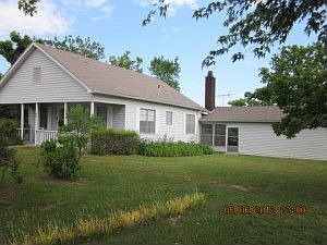 3rd image of 96 Huett Ln