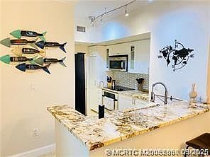 5th image of 815 NW Flagler Ave APT 204