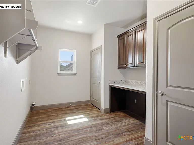 2228 Deer Run Rdg — Photo 36